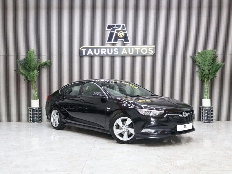 Black Used 2019 Vauxhall Insignia SRi Hatchback | £9,995 (Fair price) - Image 1/4