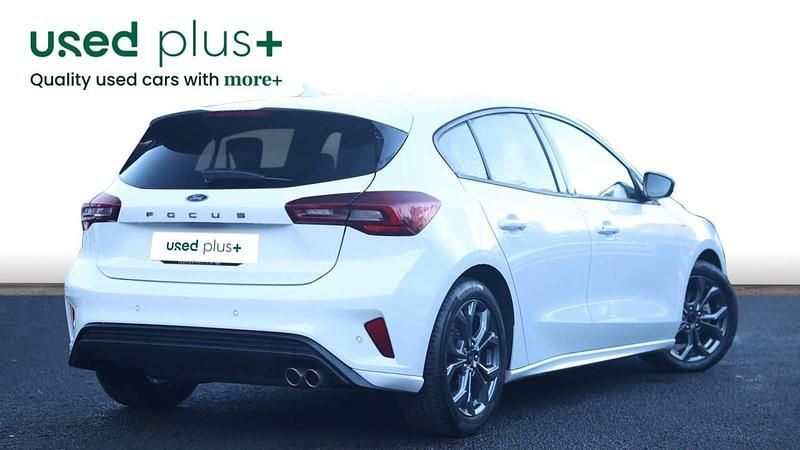 Used Ford Focus ST-Line 155 HP (114 kW) 2024 White Hatchback