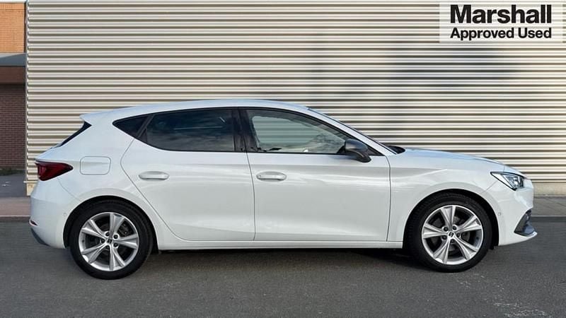 Used Seat Leon FR 150 HP (110 kW) 2021 White