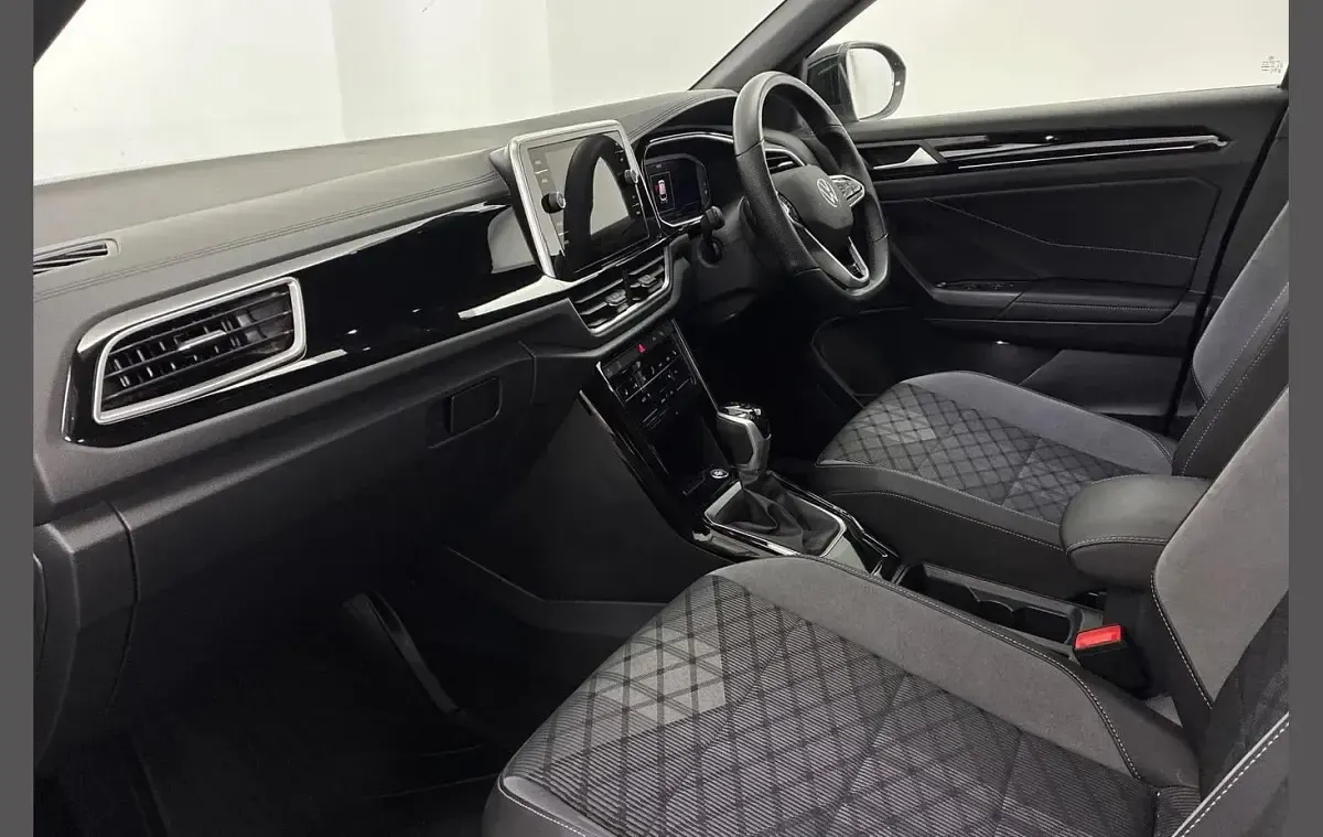Used VW T-Roc R-line 150 HP (110 kW) 2023 Silver SUV