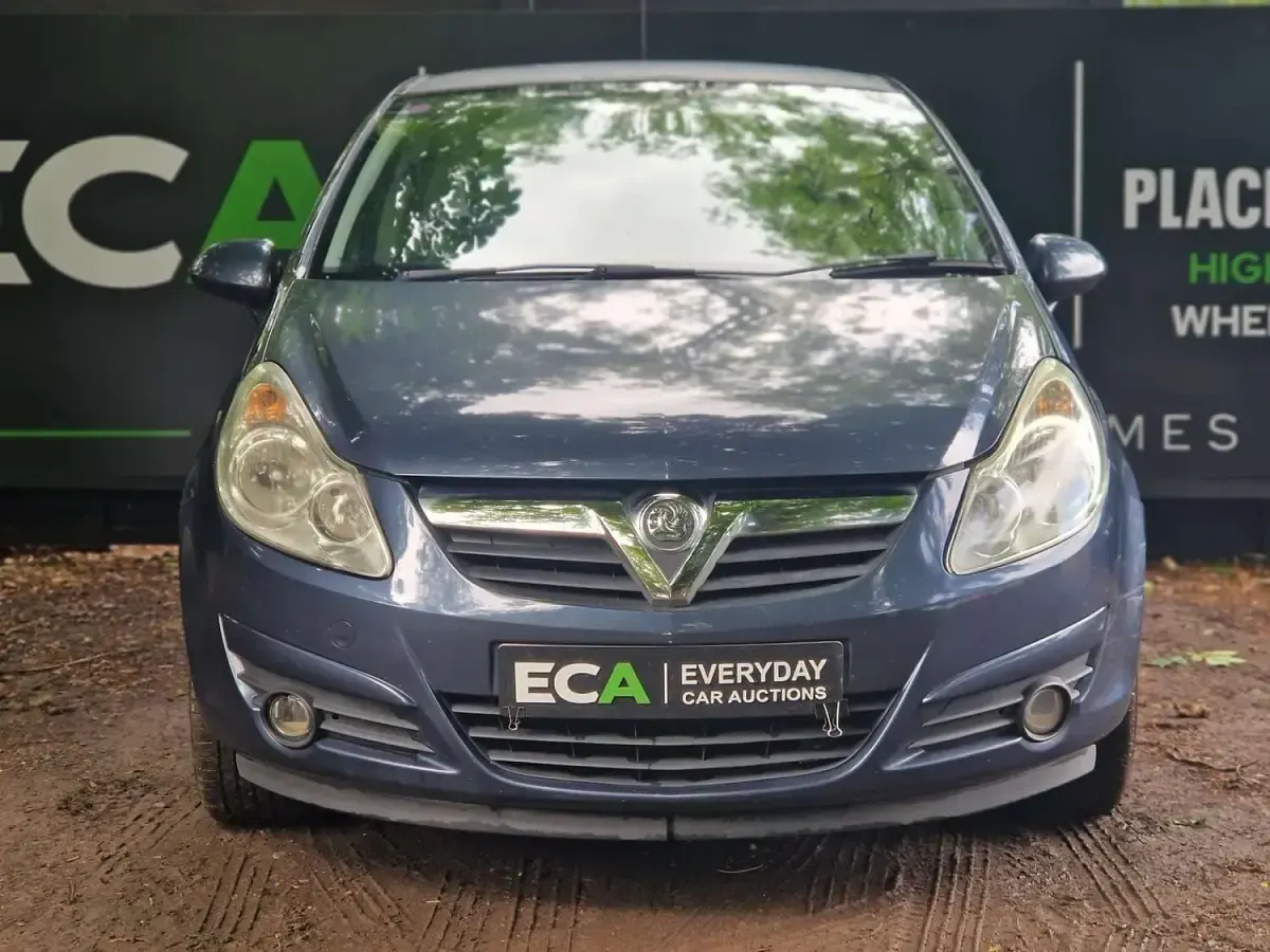 Used Vauxhall Corsa Design Edition 2006 Blue Hatchback