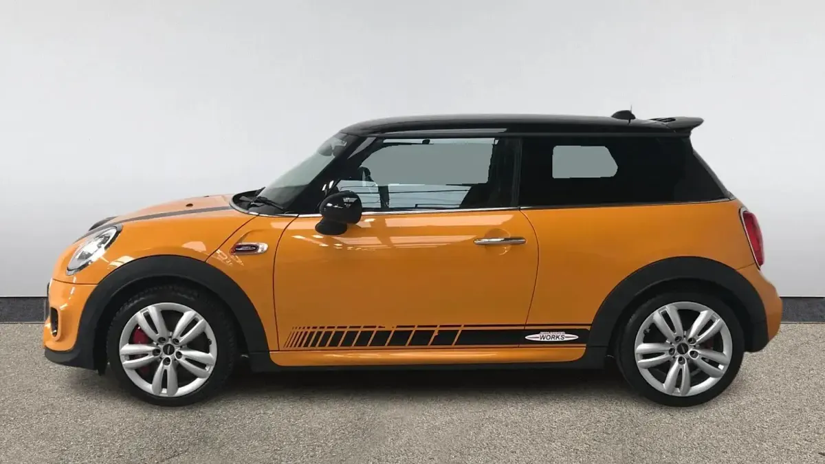 Używany Mini John Cooper Works 231 KM (169 kW) 2017 Pomarańczowy Hatchback