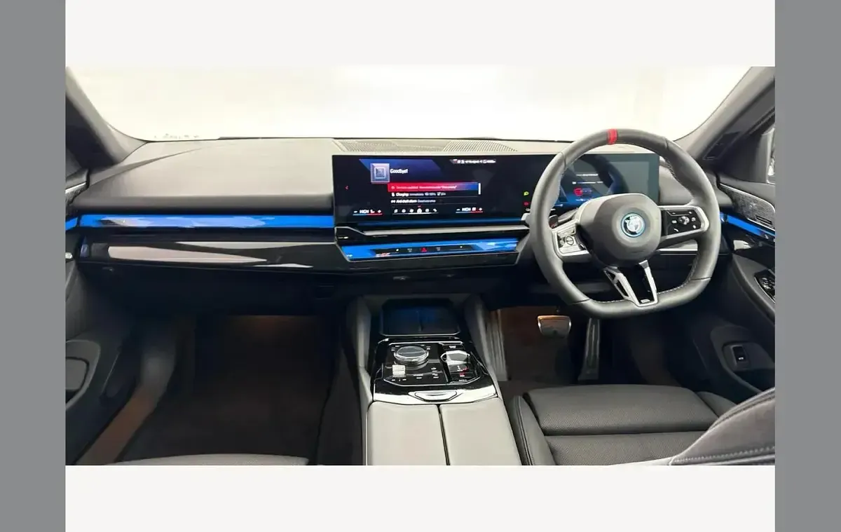 New BMW i5 Comfort Edition 442 kW (601 HP) 2026 Black sapphire metallic paint Sedan