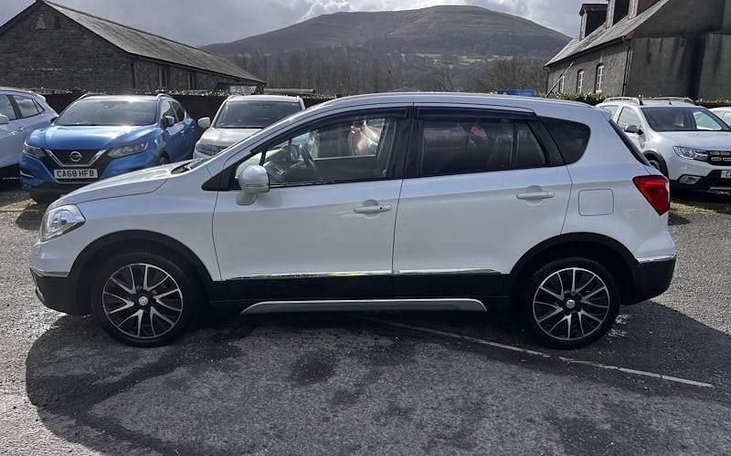 Used Suzuki SX4 SZ5 120 HP (88 kW) 2016 Hatchback