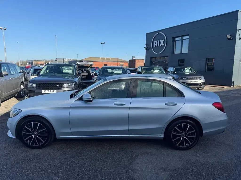 Używany Mercedes C220 SE 194 KM (142 kW) 2019 Srebrny Sedan/Limuzyna