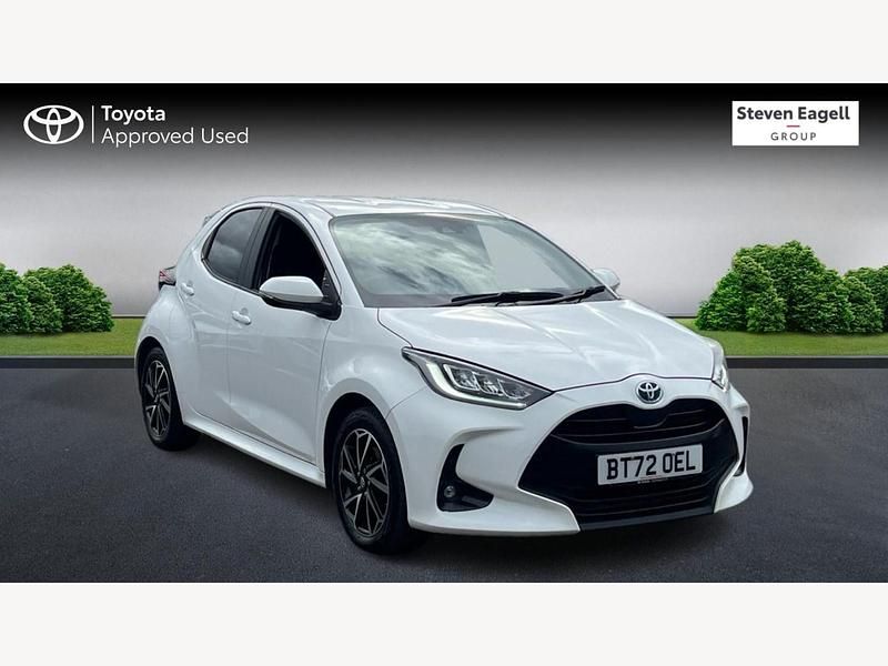 White Used 2022 Toyota Yaris Hybrid Design Hatchback | £15,427 (Good price) - Image 1/3