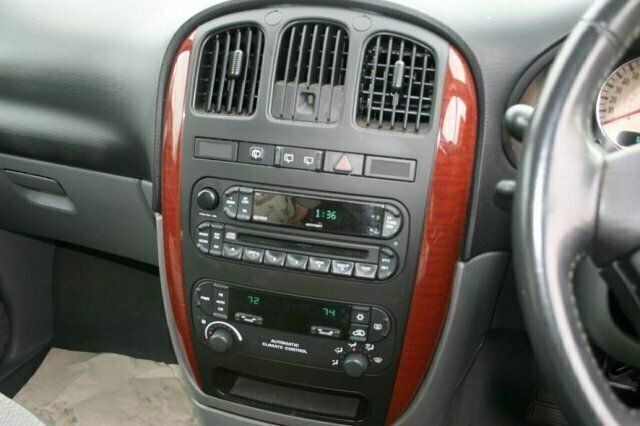 Used Chrysler Voyager 148 HP (108 kW) 2006 MPV