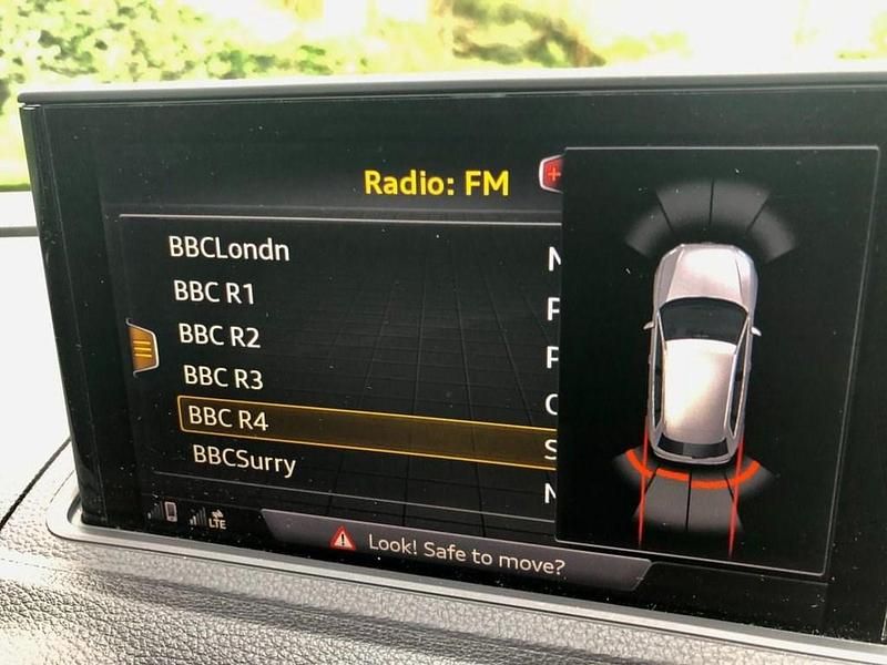 Begagnad Audi A3 e-tron Advanced 2018 Svart Halvkombi