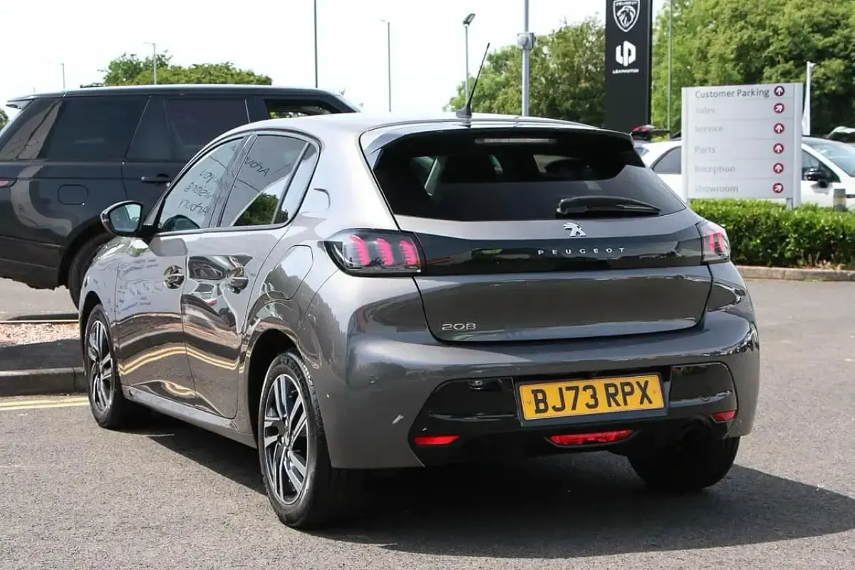 Used Peugeot 208 Allure+ 101 HP (74 kW) 2023 Grey Hatchback