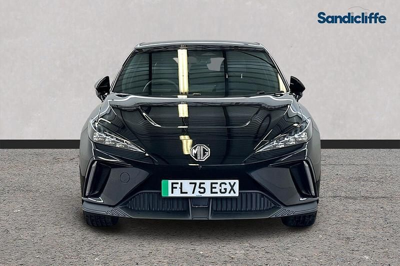 Begagnad MG MG4 EV 63 kW (87 HK) 2025 Svart Halvkombi