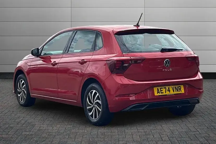 Used VW Polo Life 95 HP (69 kW) 2024 Kings red Hatchback