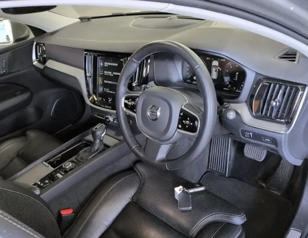 Used Volvo V60 Inscription 2019 Black Estate