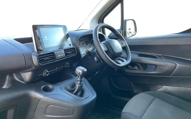 Used Citroën Berlingo 102 HP (75 kW) 2022 White MPV