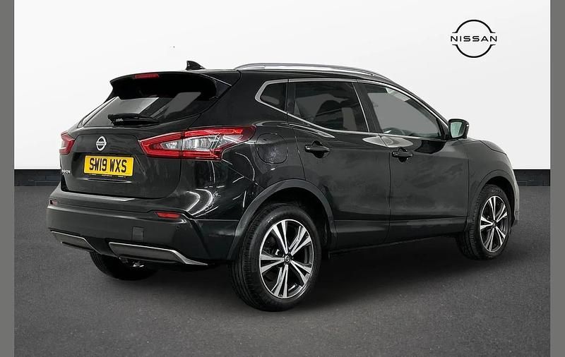 Used Nissan Qashqai N-Connecta 115 HP (84 kW) 2019 Black SUV