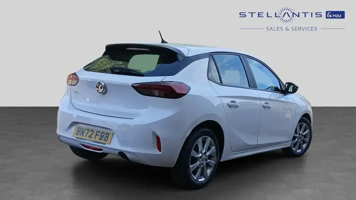 Used Vauxhall Corsa Design Edition 74 HP (54 kW) 2023 White Hatchback