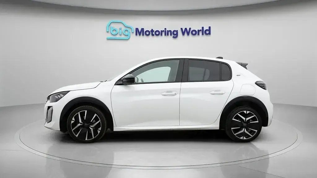 Gebraucht Peugeot 208 GT 100 PS (73 kW) 2024 Weiß Kleinwagen