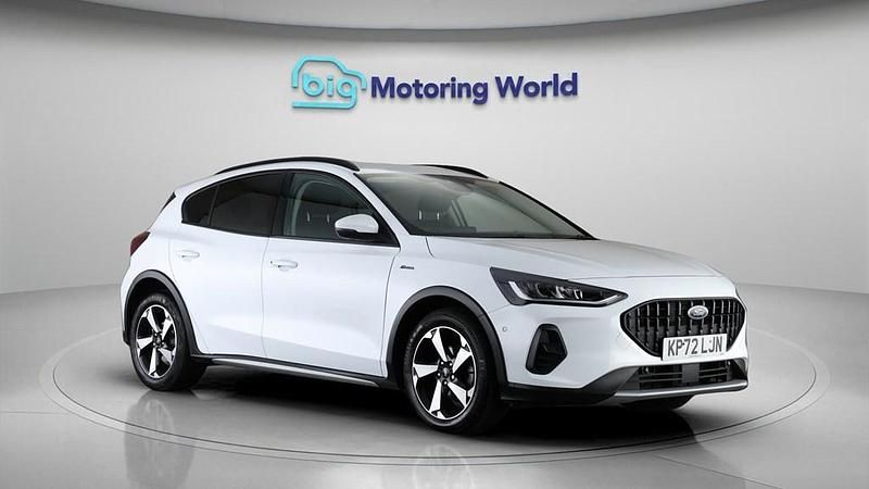 Used Ford Focus Active 125 HP (91 kW) 2022 White Hatchback