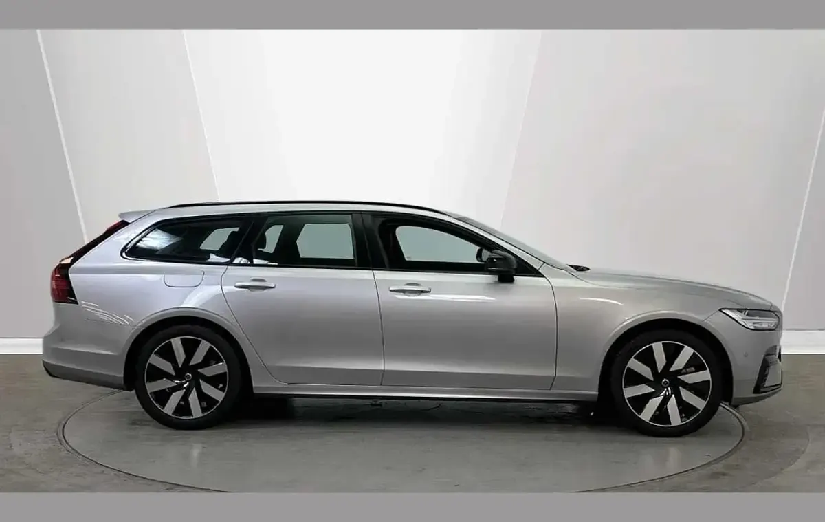 New Volvo V90 Plus 344 HP (253 kW) 2025 Silver Estate