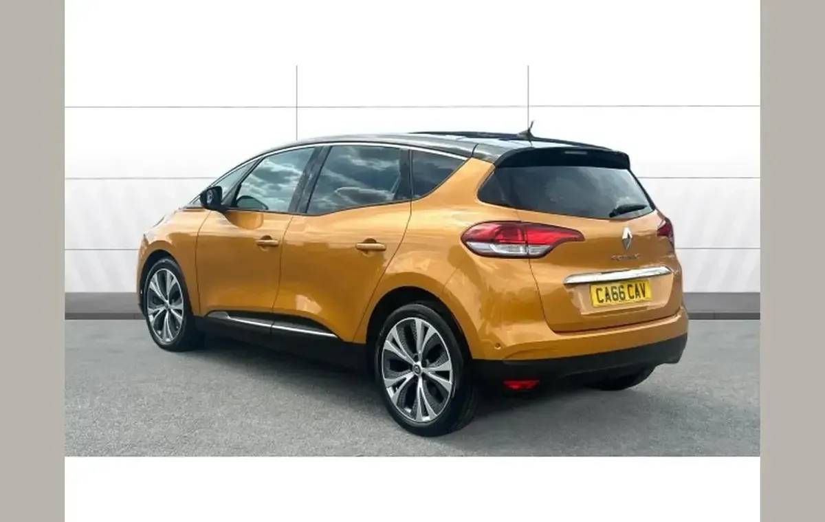 Used Renault Scénic Dynamique 128 HP (94 kW) 2016 Other MPV