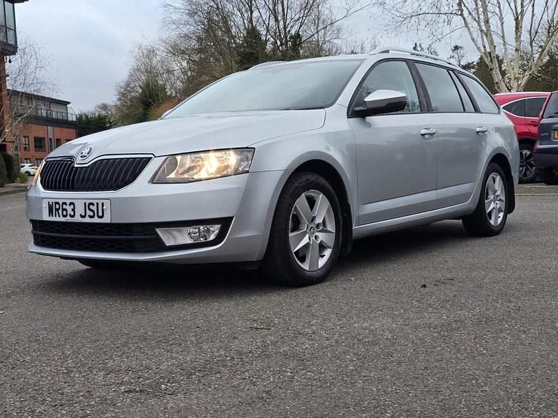 Used Skoda Octavia SE 105 HP (77 kW) 2013 Silver Estate