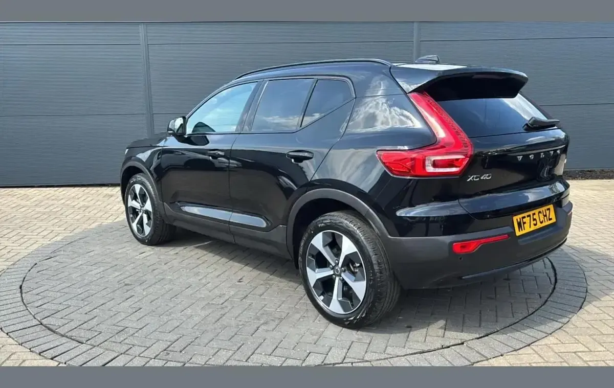 Used Volvo XC40 Plus 194 HP (142 kW) 2025 Black SUV