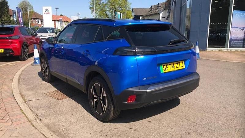 Used Peugeot e-2008 Allure 98 kW (134 HP) 2024 Blue SUV