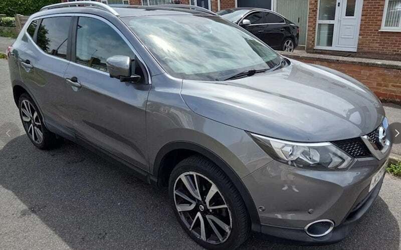 Grey Used 2016 Nissan Qashqai Tekna SUV | £12,499 (Fair price) - Image 1/1