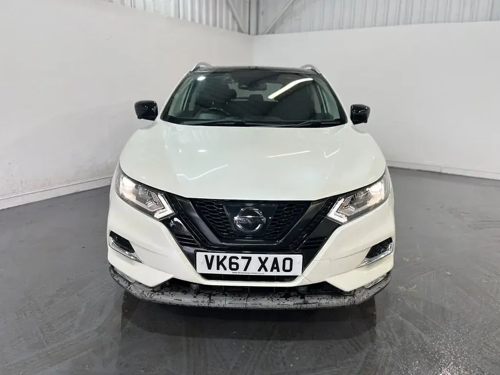 Used Nissan Qashqai N-Connecta 130 HP (95 kW) 2017 White SUV