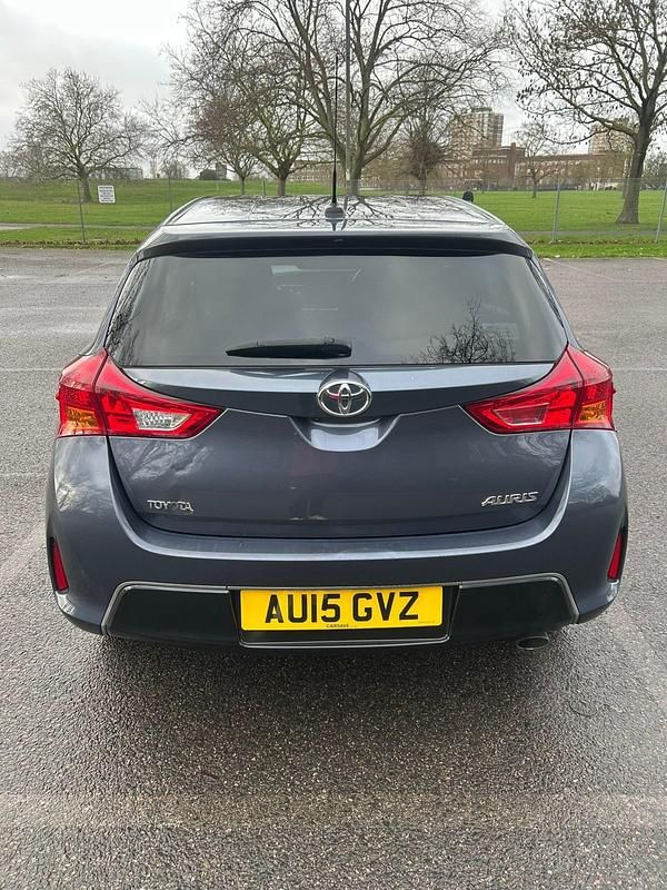 Used Toyota Auris 2015 Blue Hatchback