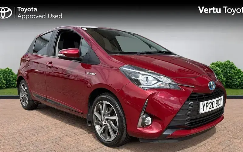 Second-hand Toyota Yaris Hybrid 101 CP (74 kW) 2020 Hatchback