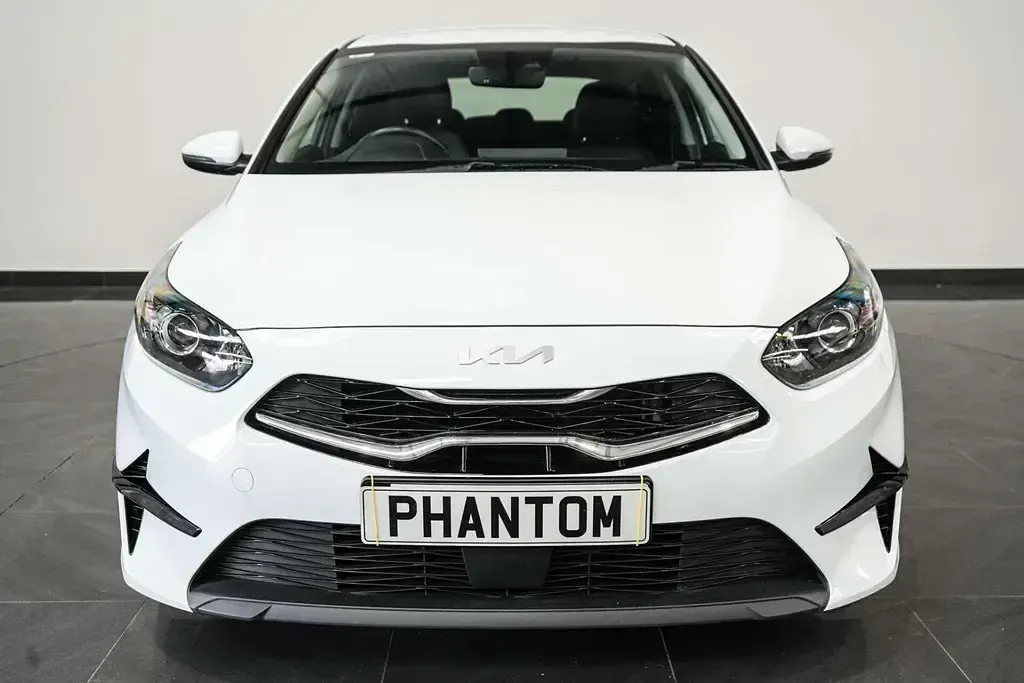 Usado Kia Ceed 158 HP (116 kW) 2022 Branco Citadino