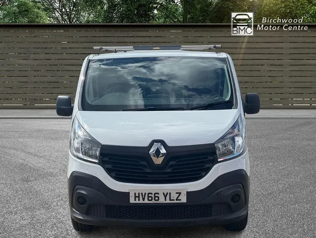 Used Renault Trafic Business 2016 White MPV