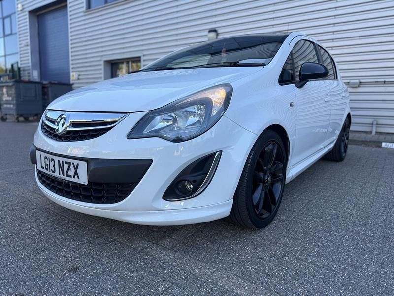 Second-hand Vauxhall Corsa Edition 84 CP (61 kW) 2013 Alb Hatchback