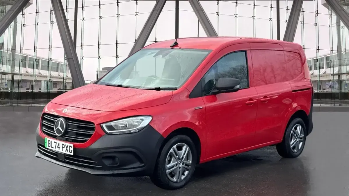 Usado Mercedes eCitan Progressive 89 kW (122 HP) 2025 Vermelho Van