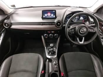 Begagnad Mazda 2 Inclusive 90 HK (66 kW) 2018 Röd Halvkombi