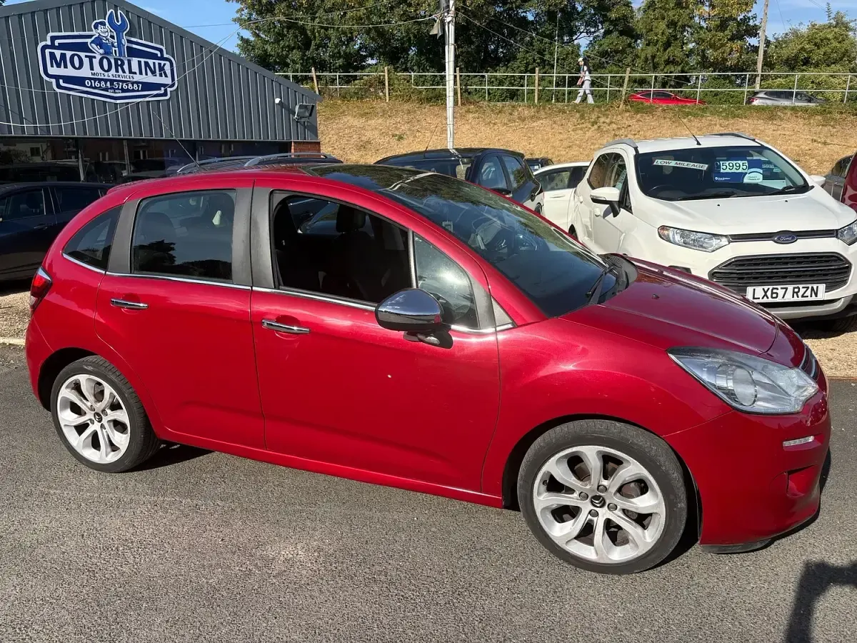 Used Citroën C3 SELECTION 90 HP (66 kW) 2014 Red Hatchback