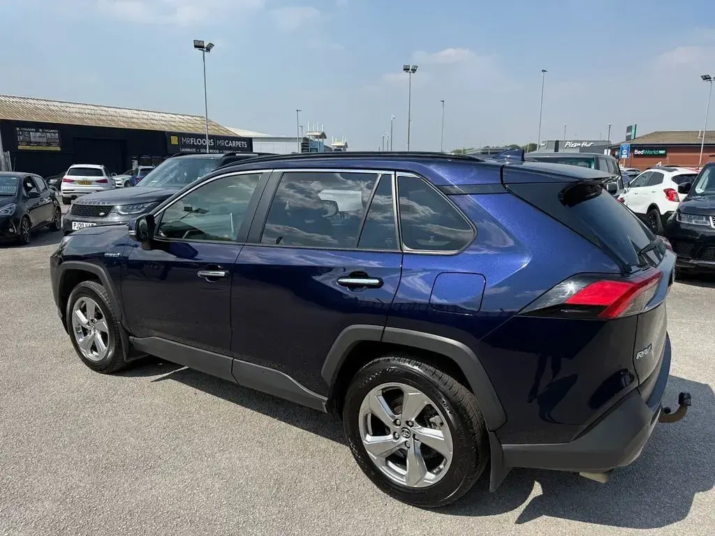 Used Toyota RAV4 222 HP (163 kW) 2019 Blue SUV
