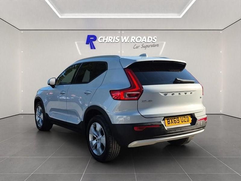 Used Volvo XC40 Momentum 2019 Silver SUV