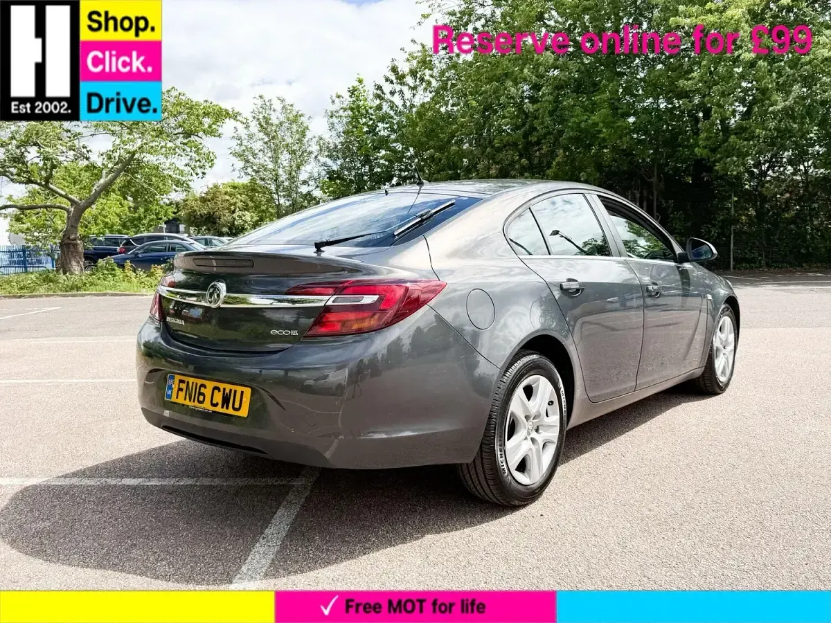 Used Vauxhall Insignia Design Edition 136 HP (100 kW) 2016 Grey Hatchback