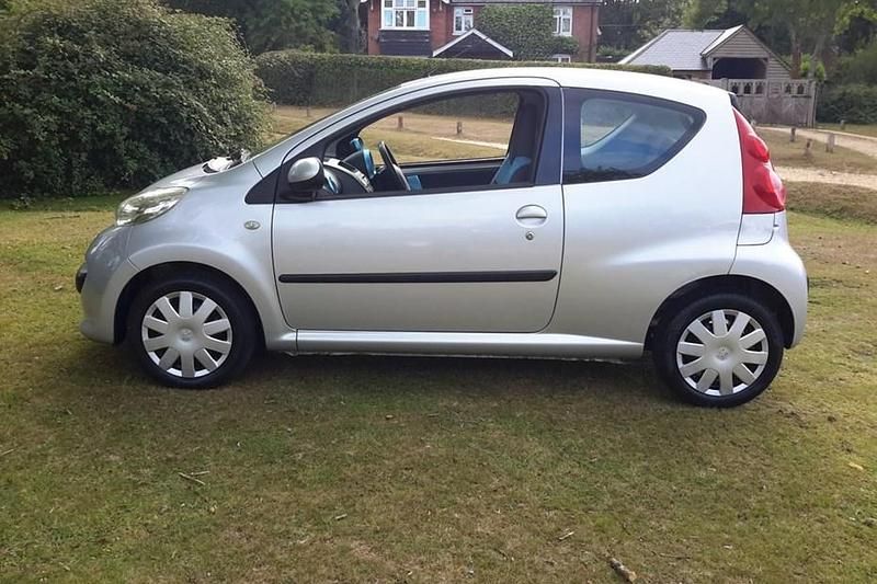 Silver gallium metallic Used 2008 Peugeot 107 Urban Move Hatchback | £1,975 (Fair price) - Image 1/1