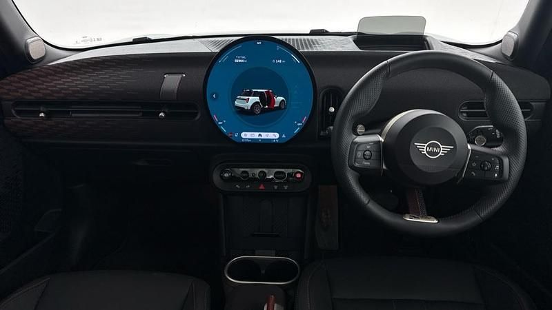 Begagnad Mini Cooper Hatch 113 kW (154 HK) 2025 Grön Halvkombi