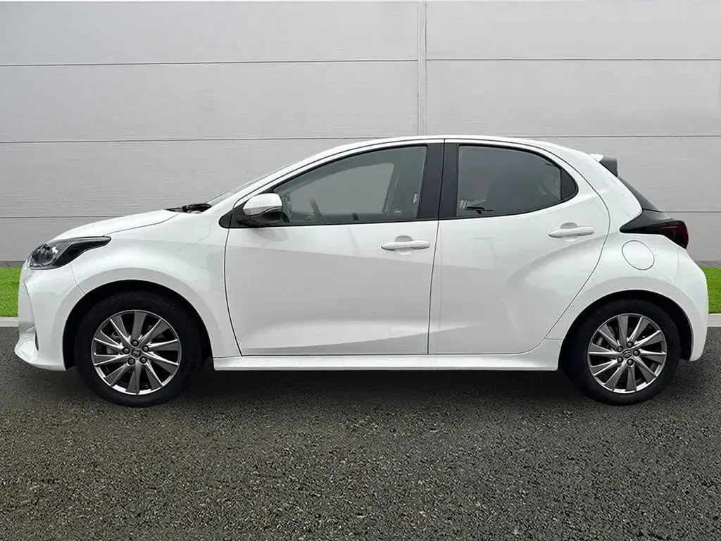Second-hand Toyota Yaris Hybrid 2023 Alb Hatchback