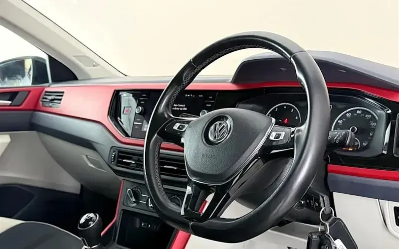 Używany VW Polo Beats 80 KM (58 kW) 2020 Srebrny Hatchback