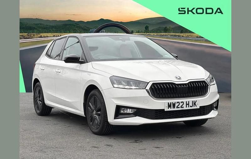 Used Skoda Fabia Colour Edition 94 HP (69 kW) 2022 White Hatchback