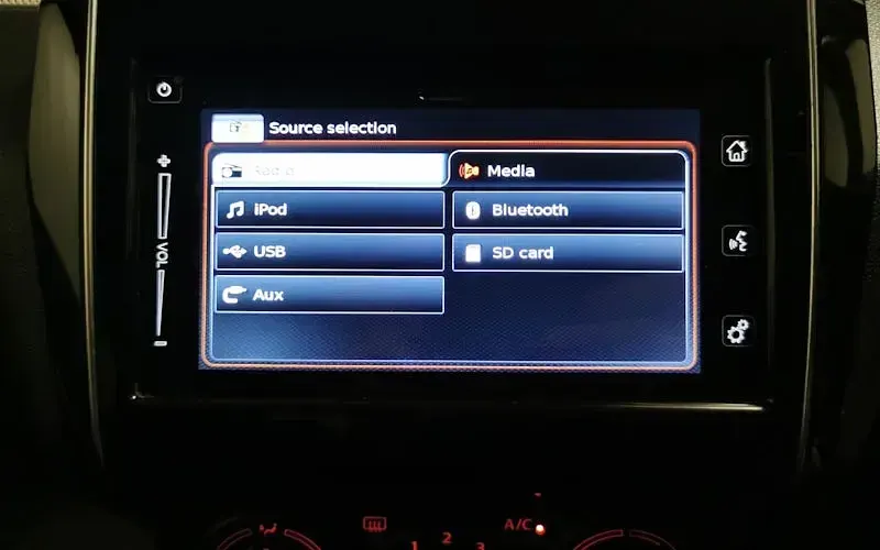 Used Suzuki Swift 90 HP (66 kW) 2019 Red Hatchback