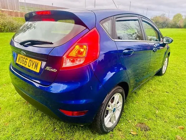 Used Ford Fiesta Zetec 100 HP (73 kW) 2017 Blue Hatchback