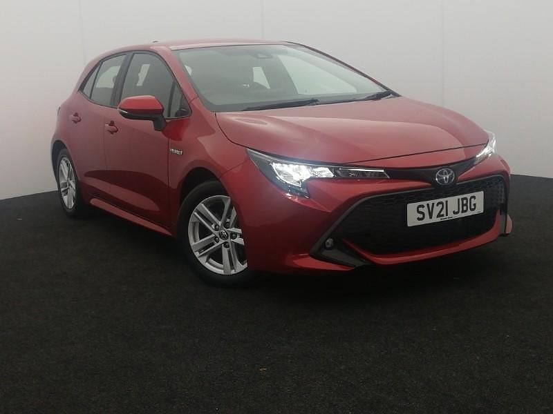 Used Toyota Corolla 122 HP (89 kW) 2021 Red Hatchback