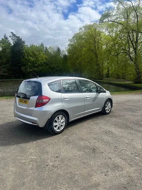 Używany Honda Jazz ES 99 KM (72 kW) 2013 Srebrny Hatchback