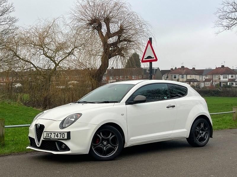Used Alfa Romeo MiTo Edizione Speciale 105 HP (77 kW) 2016 White Hatchback