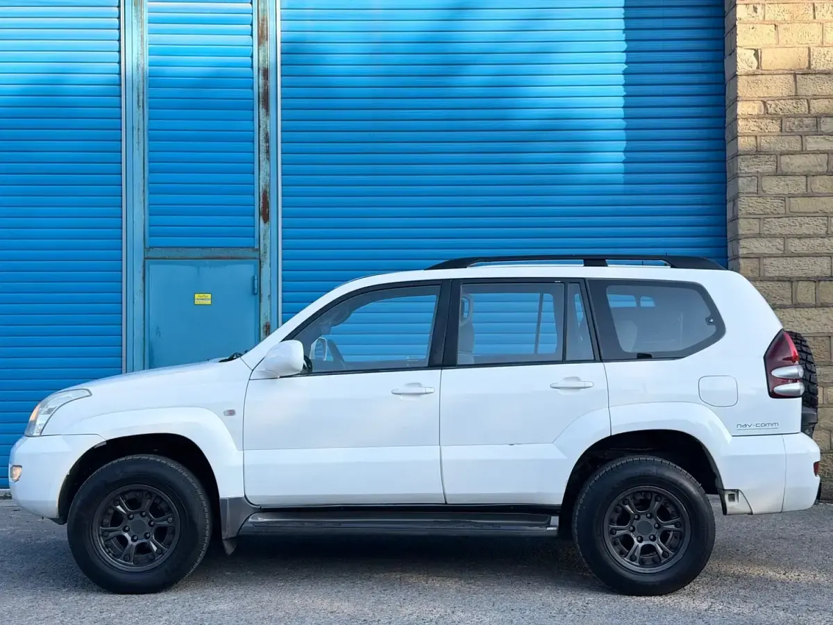 Used Toyota Land Cruiser 2004 White SUV